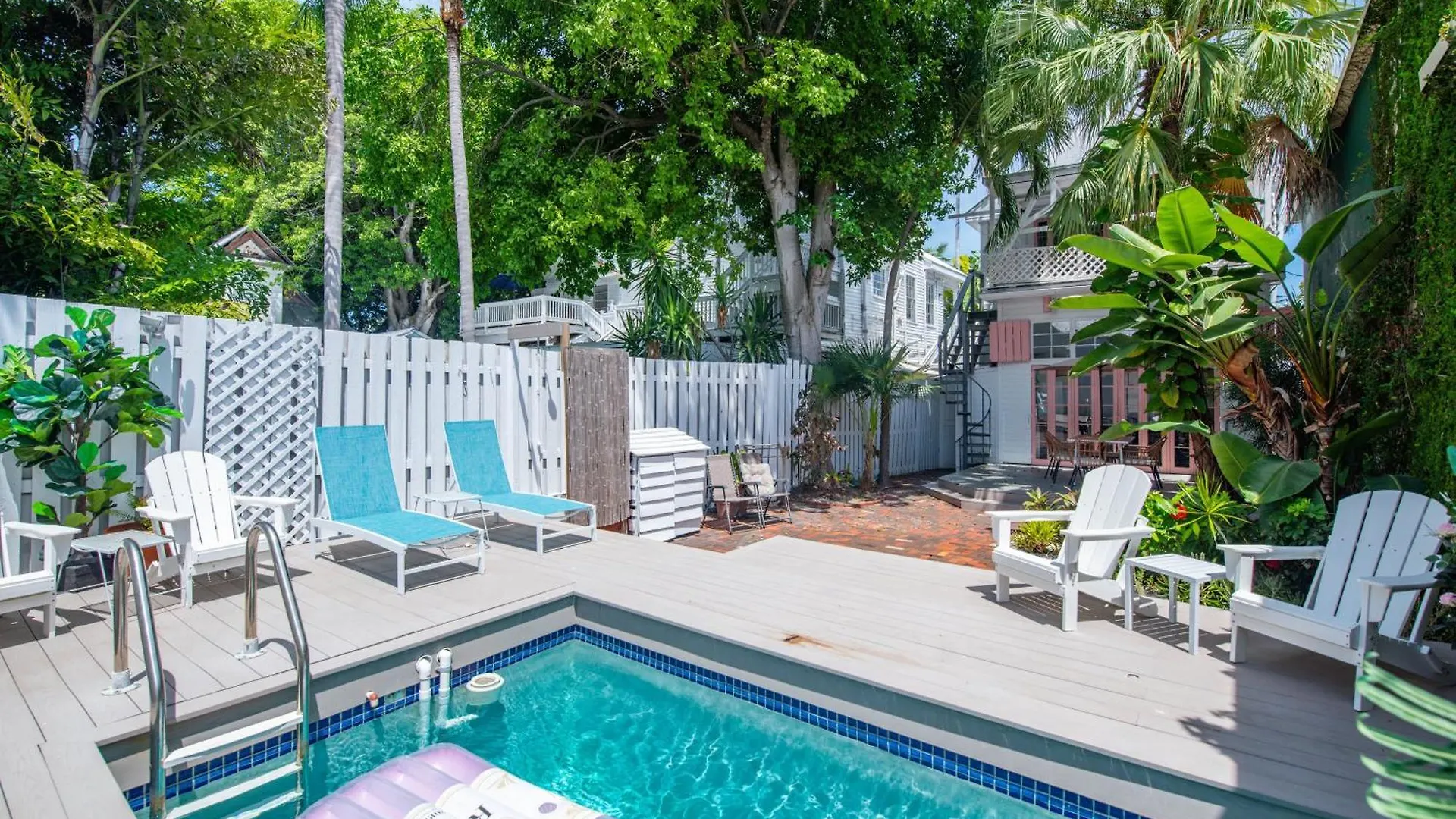 Apartment New Rose Petal Petite Suite - Pool & Parking Key West