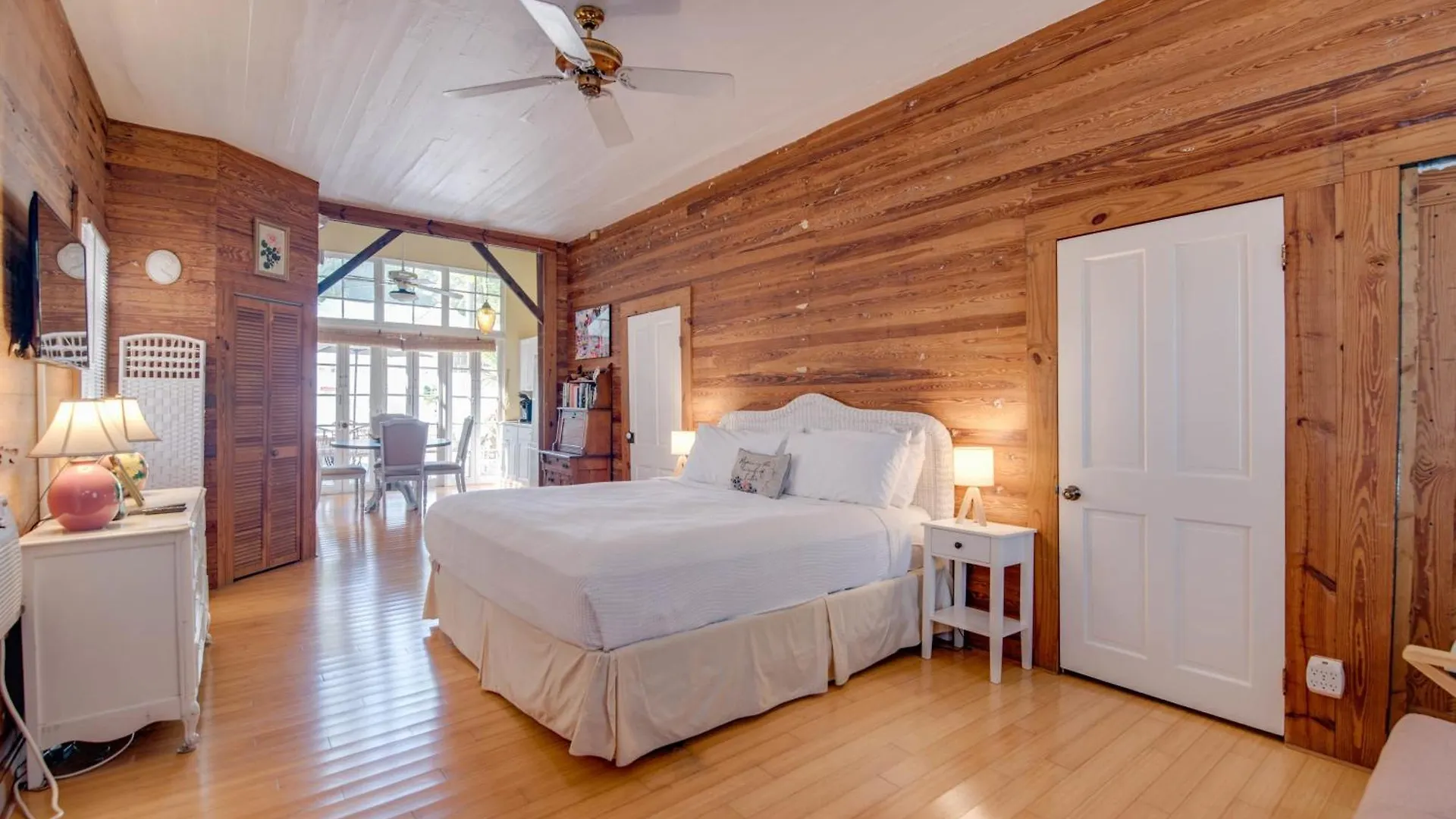 New Rose Petal Petite Suite - Pool & Parking Key West United States